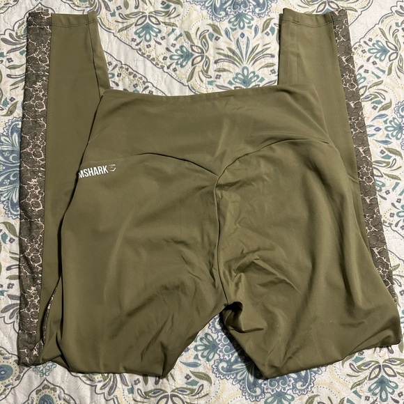 Green gymshark leggings - Picture 2 of 5